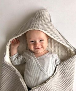 Alternative view of Babydecke Noppenflece mit Kapuze